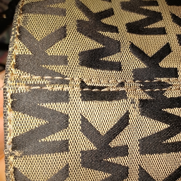 Michael Kors tote - Picture 7 of 8